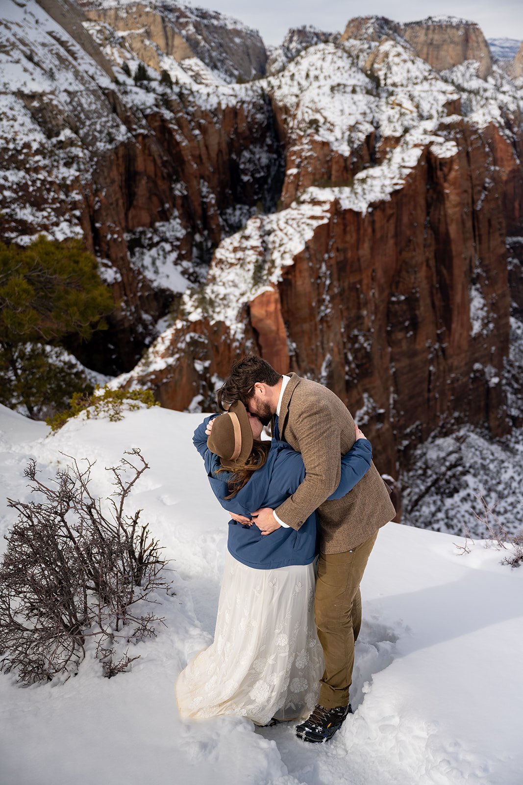 3-2-2022-AZ-Sultana-Jeremy-sneaky-peakies-291 (1)_websize.jpg
